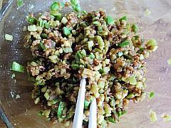 茄子猪肉水饺怎么做，茄子猪肉水饺怎么做好吃，茄子猪肉水饺做法