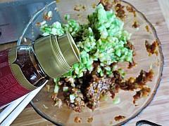 茄子猪肉水饺怎么做，茄子猪肉水饺怎么做好吃，茄子猪肉水饺做法