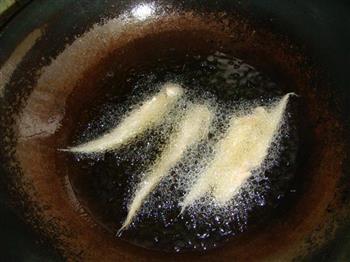 油炸刨花鱼怎么做，油炸刨花鱼怎么做好吃，油炸刨花鱼做法