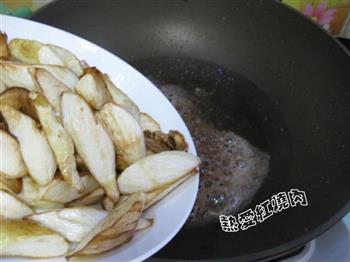 虾子焖茭白怎么做，虾子焖茭白怎么做好吃，虾子焖茭白做法