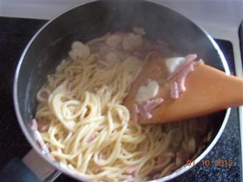 培根蘑菇意面怎么做，培根蘑菇意面怎么做好吃，培根蘑菇意面做法