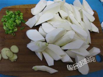 虾子焖茭白怎么做，虾子焖茭白怎么做好吃，虾子焖茭白做法