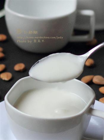 杏仁奶糊怎么做，杏仁奶糊怎么做好吃，杏仁奶糊做法