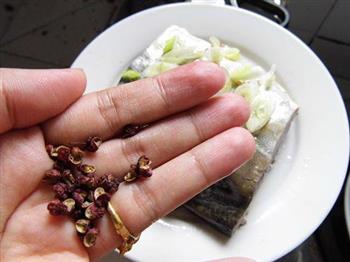 尖椒蒸鲅鱼干怎么做，尖椒蒸鲅鱼干怎么做好吃，尖椒蒸鲅鱼干做法