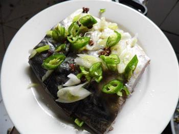尖椒蒸鲅鱼干怎么做，尖椒蒸鲅鱼干怎么做好吃，尖椒蒸鲅鱼干做法