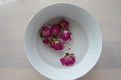 玫瑰蒸糕怎么做，玫瑰蒸糕怎么做好吃，玫瑰蒸糕做法
