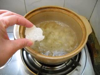 紫薯银耳羹怎么做，紫薯银耳羹怎么做好吃，紫薯银耳羹做法