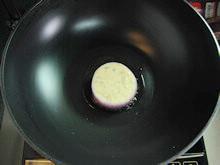 圈圈鸡蛋饼怎么做，圈圈鸡蛋饼怎么做好吃，圈圈鸡蛋饼做法