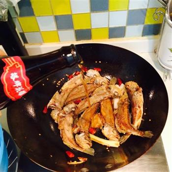 小黄鱼炖豆腐怎么做，小黄鱼炖豆腐怎么做好吃，小黄鱼炖豆腐做法