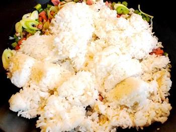 花样炒饭怎么做，花样炒饭怎么做好吃，花样炒饭做法