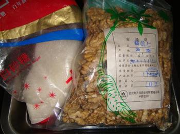 挂霜核桃怎么做，挂霜核桃怎么做好吃，挂霜核桃做法