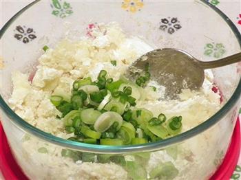 香葱土豆饼怎么做，香葱土豆饼怎么做好吃，香葱土豆饼做法