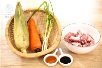 迷迭香-排骨玉米胡萝卜汤怎么做，迷迭香-排骨玉米胡萝卜汤怎么做好吃，迷迭香-排骨玉米胡萝卜汤做法