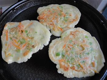 胡萝卜蔬菜饼怎么做，胡萝卜蔬菜饼怎么做好吃，胡萝卜蔬菜饼做法