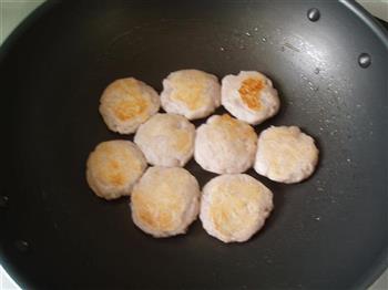 香煎芋饼怎么做，香煎芋饼怎么做好吃，香煎芋饼做法