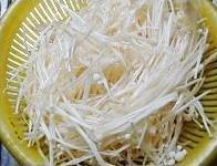 清炒金针菇怎么做，清炒金针菇怎么做好吃，清炒金针菇做法