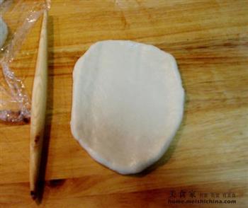家庭面包怎么做，家庭面包怎么做好吃，家庭面包做法