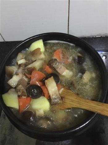 腊肉煲怎么做，腊肉煲怎么做好吃，腊肉煲做法