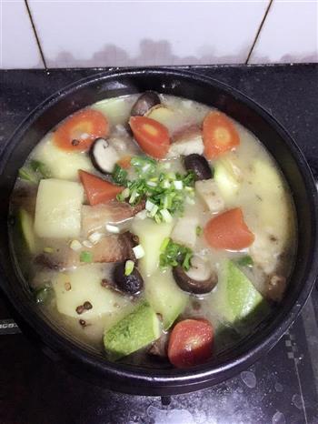腊肉煲怎么做，腊肉煲怎么做好吃，腊肉煲做法