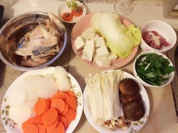 三文鱼鳍汤怎么做，三文鱼鳍汤怎么做好吃，三文鱼鳍汤做法
