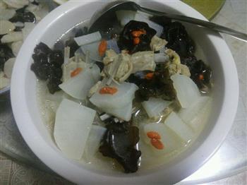 羊肉木耳炖萝卜怎么做，羊肉木耳炖萝卜怎么做好吃，羊肉木耳炖萝卜做法