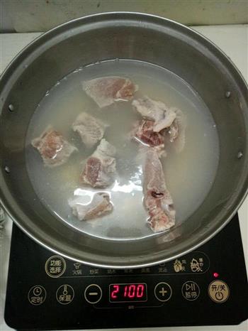 小鱼翅响螺片煲排骨汤怎么做，小鱼翅响螺片煲排骨汤怎么做好吃，小鱼翅响螺片煲排骨汤做法