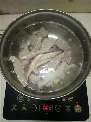 小鱼翅响螺片煲排骨汤怎么做，小鱼翅响螺片煲排骨汤怎么做好吃，小鱼翅响螺片煲排骨汤做法