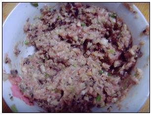 香菇鸡肉饼怎么做，香菇鸡肉饼怎么做好吃，香菇鸡肉饼做法