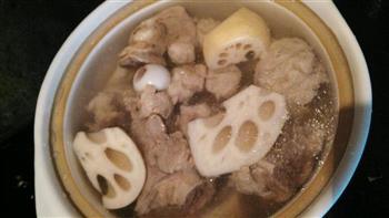 莲藕萝卜猪骨汤怎么做，莲藕萝卜猪骨汤怎么做好吃，莲藕萝卜猪骨汤做法