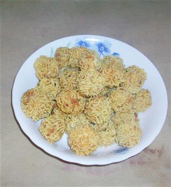 泡面丸子怎么做，泡面丸子怎么做好吃，泡面丸子做法