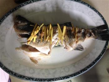 豆鼓蒸鲈鱼怎么做，豆鼓蒸鲈鱼怎么做好吃，豆鼓蒸鲈鱼做法