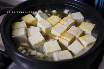 芹菜鲫鱼豆腐怎么做，芹菜鲫鱼豆腐怎么做好吃，芹菜鲫鱼豆腐做法