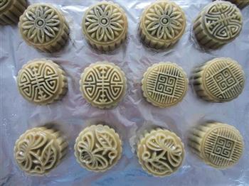 广式绿豆沙月饼怎么做，广式绿豆沙月饼怎么做好吃，广式绿豆沙月饼做法
