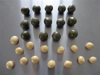 广式绿豆沙月饼怎么做，广式绿豆沙月饼怎么做好吃，广式绿豆沙月饼做法