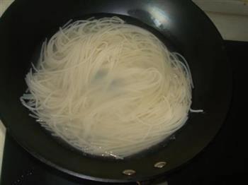 蚝油炒米粉怎么做，蚝油炒米粉怎么做好吃，蚝油炒米粉做法