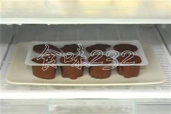 蔓越莓巧克力月饼怎么做，蔓越莓巧克力月饼怎么做好吃，蔓越莓巧克力月饼做法