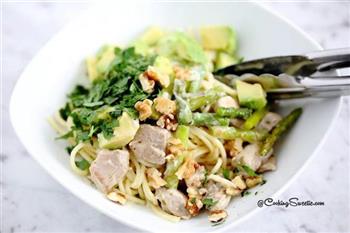 牛油果鸡肉芦笋意面怎么做，牛油果鸡肉芦笋意面怎么做好吃，牛油果鸡肉芦笋意面做法
