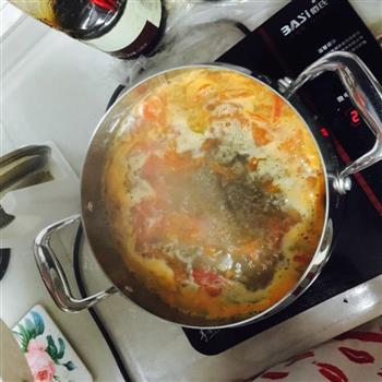 西红柿牛肉丸子汤怎么做，西红柿牛肉丸子汤怎么做好吃，西红柿牛肉丸子汤做法