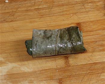 香菇酱荷叶蒸糯米怎么做，香菇酱荷叶蒸糯米怎么做好吃，香菇酱荷叶蒸糯米做法