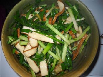 韭菜炒豆干怎么做，韭菜炒豆干怎么做好吃，韭菜炒豆干做法