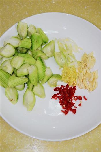 贻贝炒丝瓜怎么做，贻贝炒丝瓜怎么做好吃，贻贝炒丝瓜做法