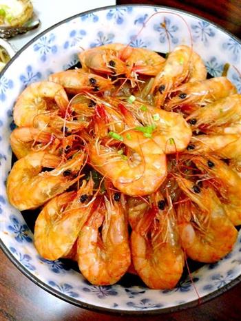 洋葱烩大虾怎么做，洋葱烩大虾怎么做好吃，洋葱烩大虾做法
