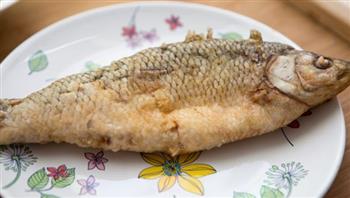 脆皮浇汁华子鱼怎么做，脆皮浇汁华子鱼怎么做好吃，脆皮浇汁华子鱼做法