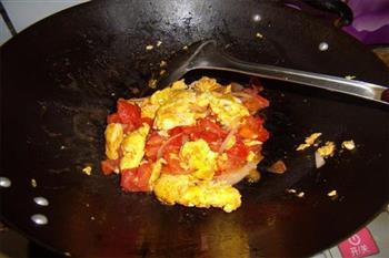 番茄洋葱炒鸡蛋怎么做，番茄洋葱炒鸡蛋怎么做好吃，番茄洋葱炒鸡蛋做法