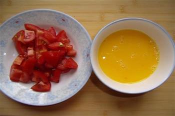 番茄洋葱炒鸡蛋怎么做，番茄洋葱炒鸡蛋怎么做好吃，番茄洋葱炒鸡蛋做法