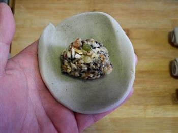 绿茶酥皮五仁月饼怎么做，绿茶酥皮五仁月饼怎么做好吃，绿茶酥皮五仁月饼做法