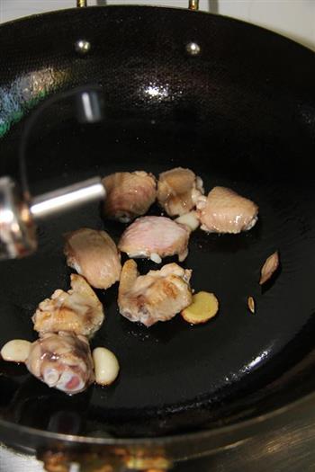 毛豆炒鸡翅怎么做，毛豆炒鸡翅怎么做好吃，毛豆炒鸡翅做法