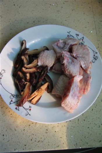 毛豆炒鸡翅怎么做，毛豆炒鸡翅怎么做好吃，毛豆炒鸡翅做法