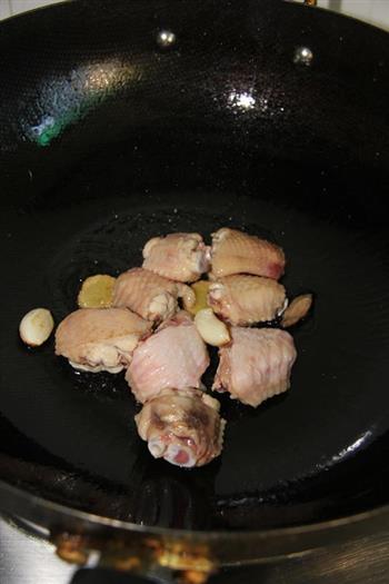 毛豆炒鸡翅怎么做，毛豆炒鸡翅怎么做好吃，毛豆炒鸡翅做法