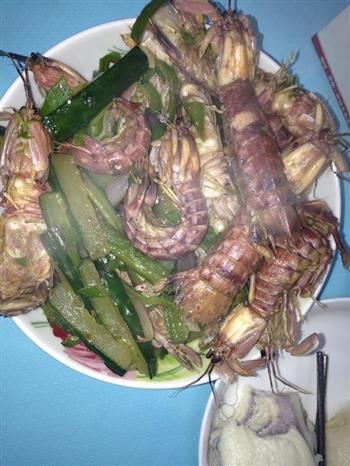 黄瓜青椒皮皮虾怎么做，黄瓜青椒皮皮虾怎么做好吃，黄瓜青椒皮皮虾做法